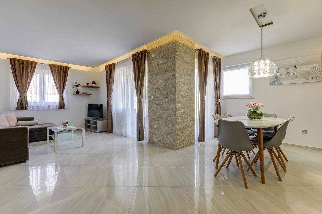 Apartments Lapis بريمونتيرا المظهر الخارجي الصورة