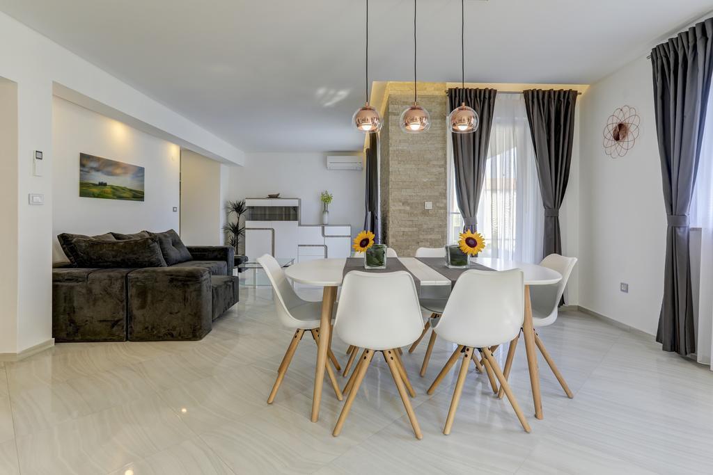Apartments Lapis بريمونتيرا المظهر الخارجي الصورة