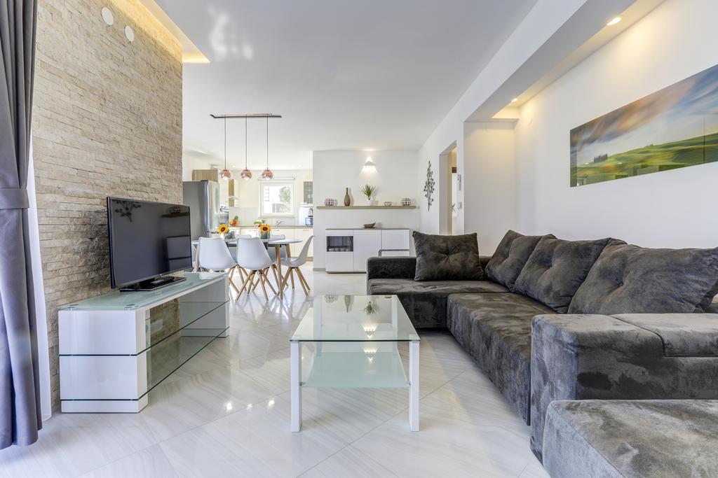 Apartments Lapis بريمونتيرا المظهر الخارجي الصورة